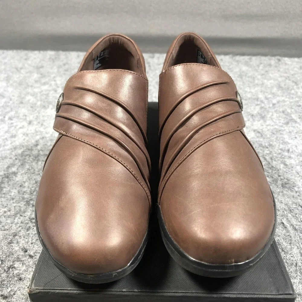 Clarks Collection Shoes Womens Size 7 Brown Leather Slip On Comfort Loafers